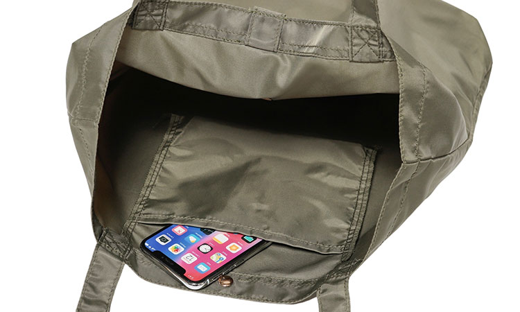 内ポケットのイメージ。（片側に1つ）